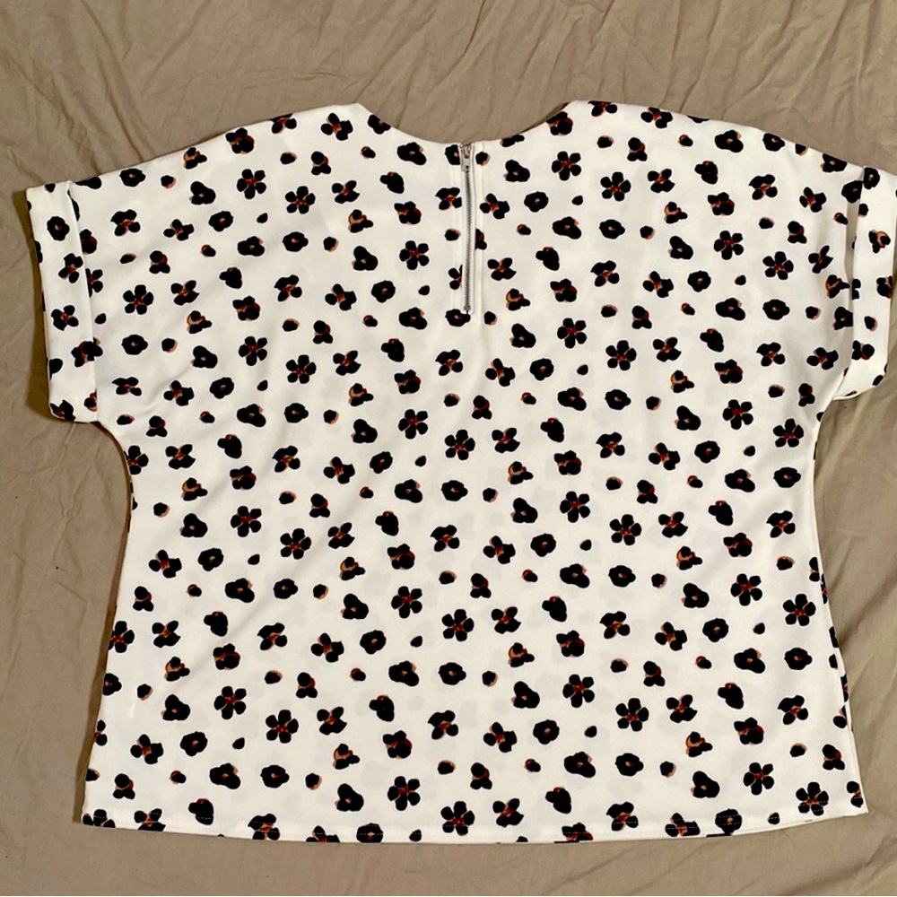 L Melloday nice top